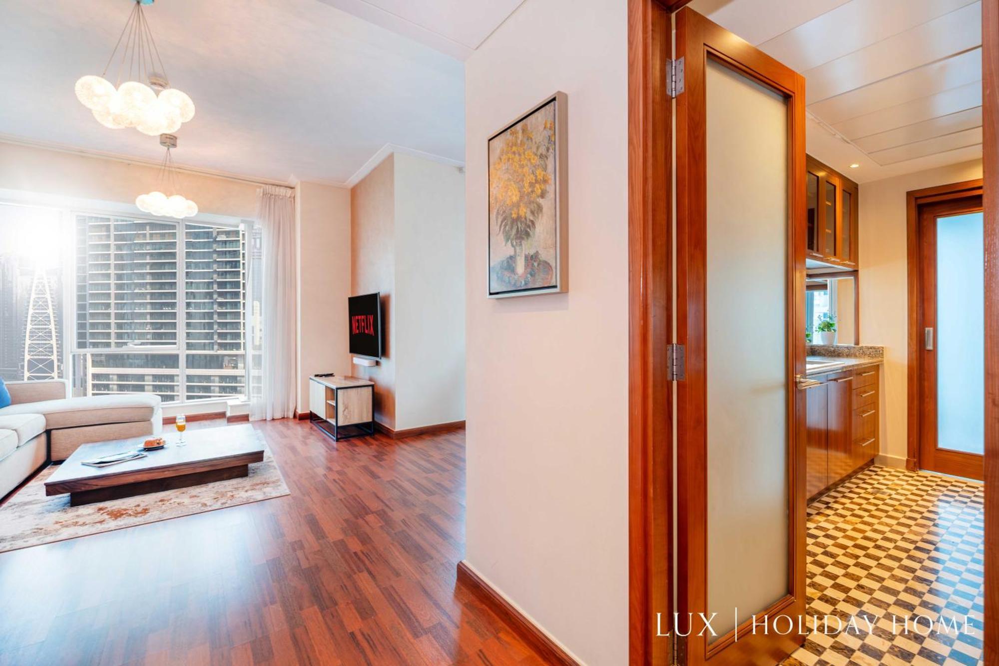 Lux - The Scenic Space Marina View Dubai