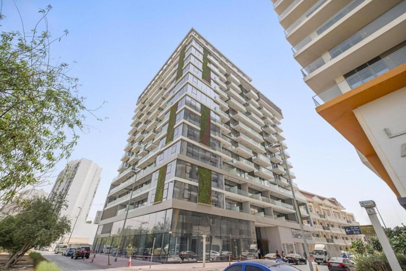 Modern 1 Bedroom At Jvc Prime Location! * Dubai