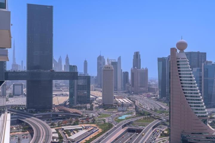 Apartment Vogue Al Wasl 1 West 13th Floor With Large Balcony For View Of Sheikh Zaid Road And One Za'abeel Tower And Burj Khalifa, Walkable To Metro With Easy Access To Sheikh Zayed Road & World Trade Centre *