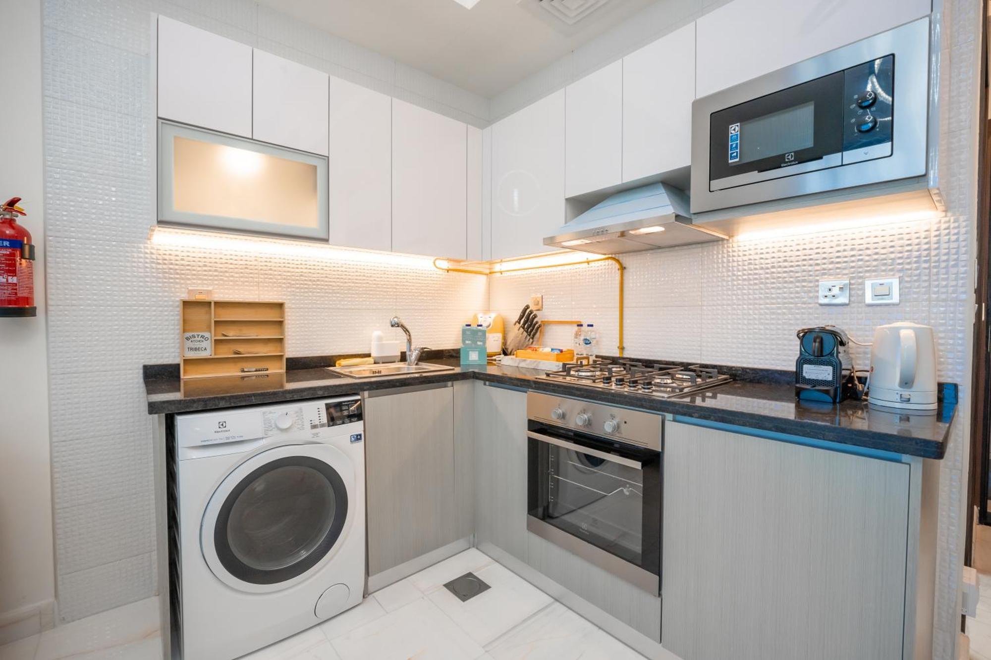 Fam Living - Bayz Tower By Danube - Business Bay Apartment