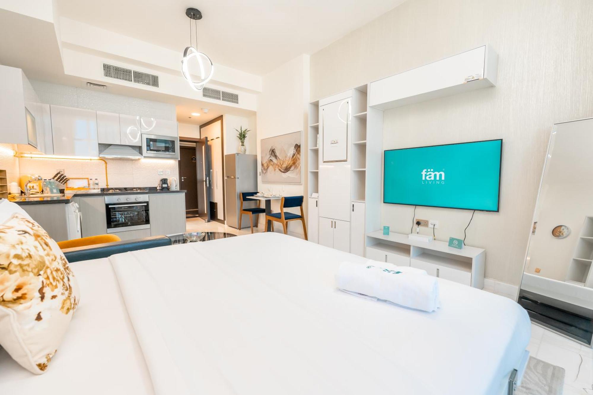 Apartment Fam Living - Bayz Tower By Danube - Business Bay