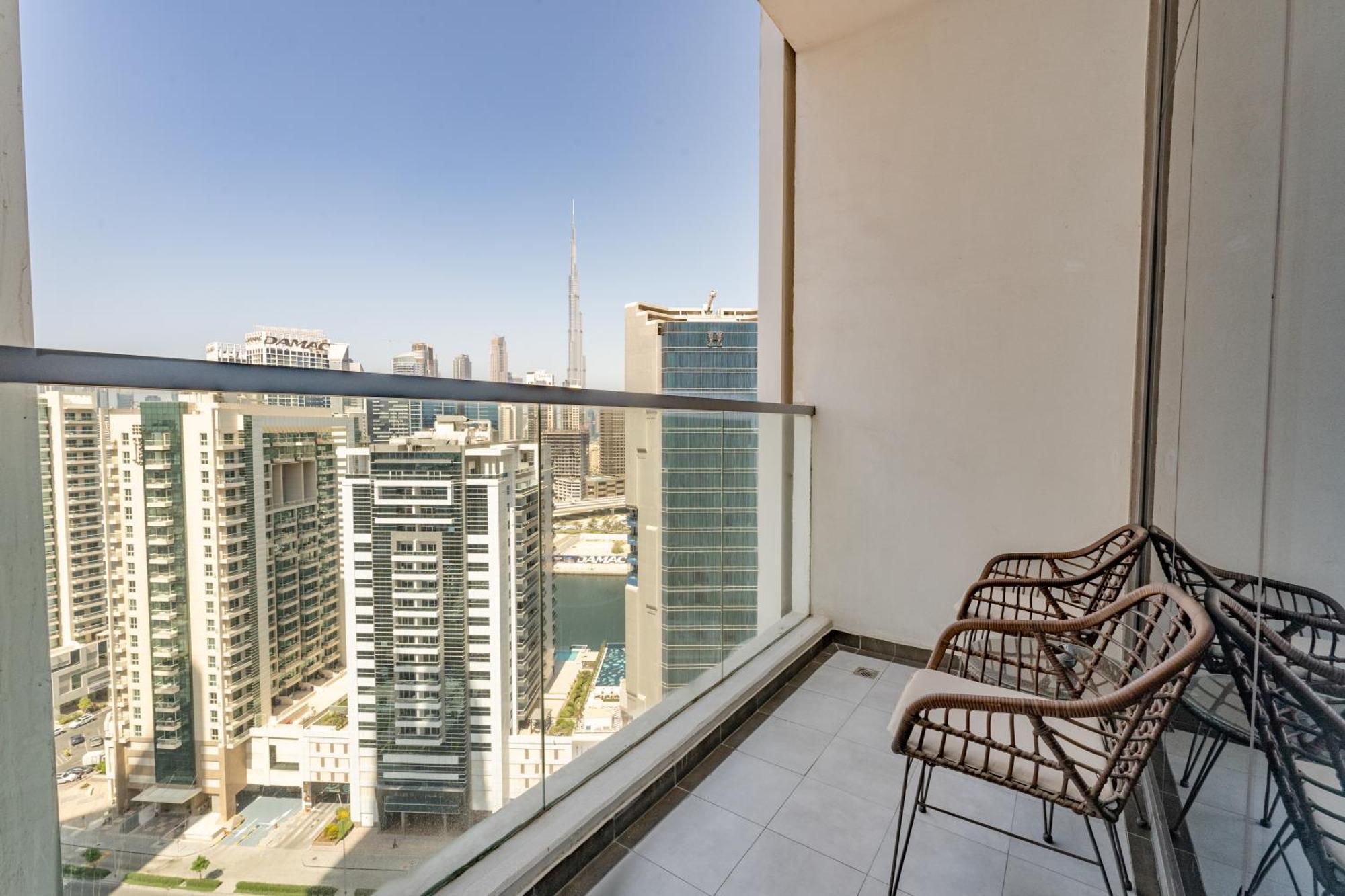 Fam Living - Bayz Tower By Danube - Business Bay Apartment *