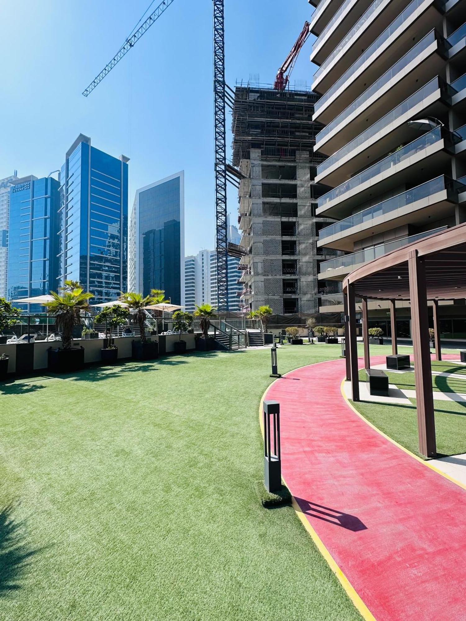 Green Place Elite Downtown Apartment