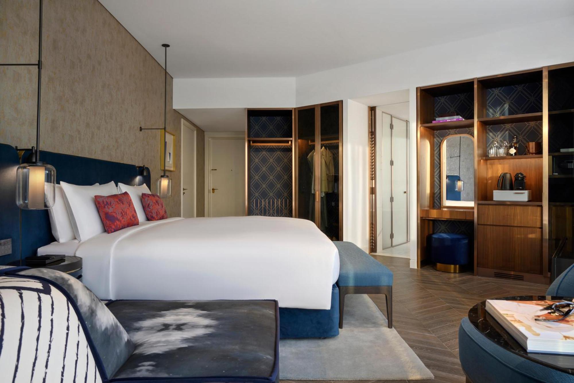 So Uptown Hotel