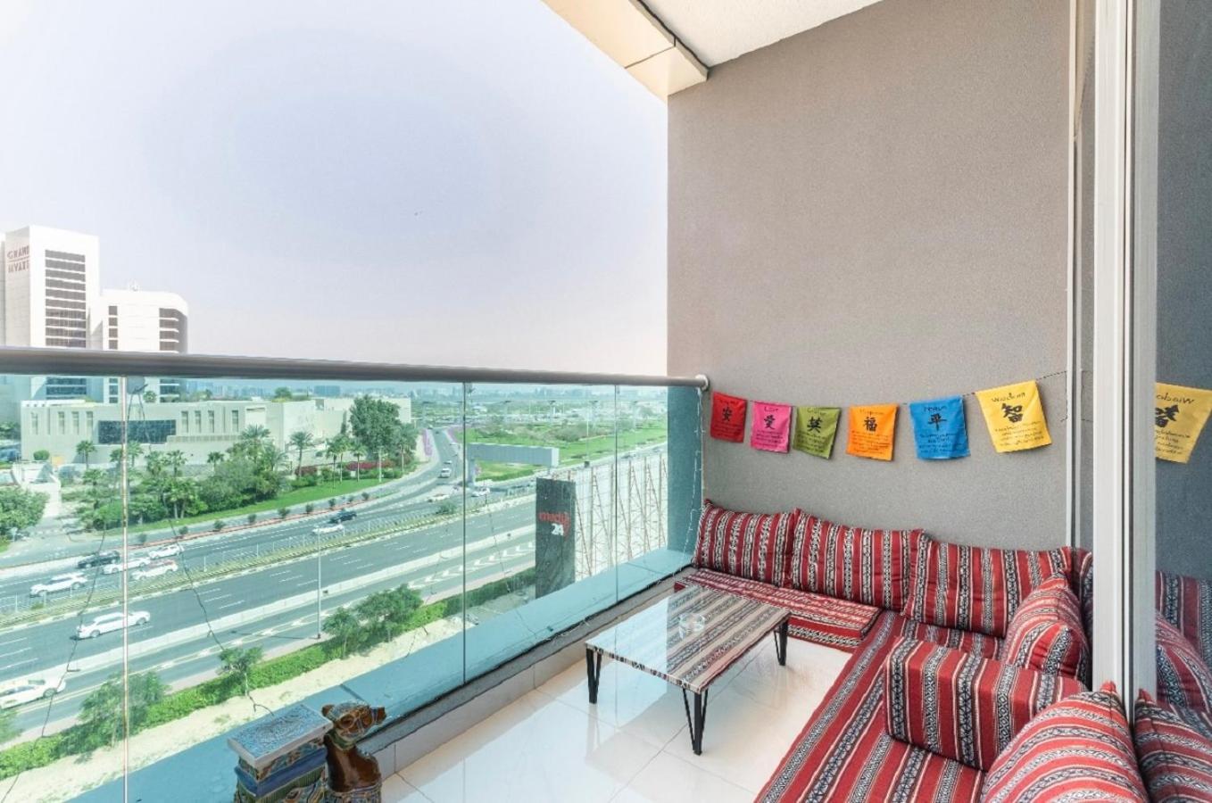 Bright & Cozy, Near Metro & Downtown, Pool, Gym Apartment