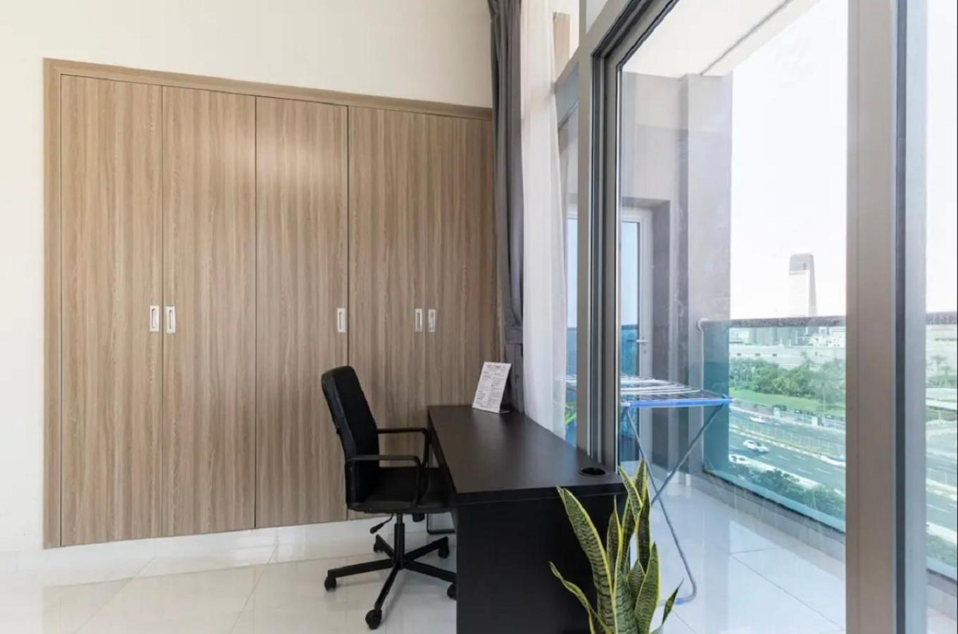 Bright & Cozy, Near Metro & Downtown, Pool, Gym Apartment