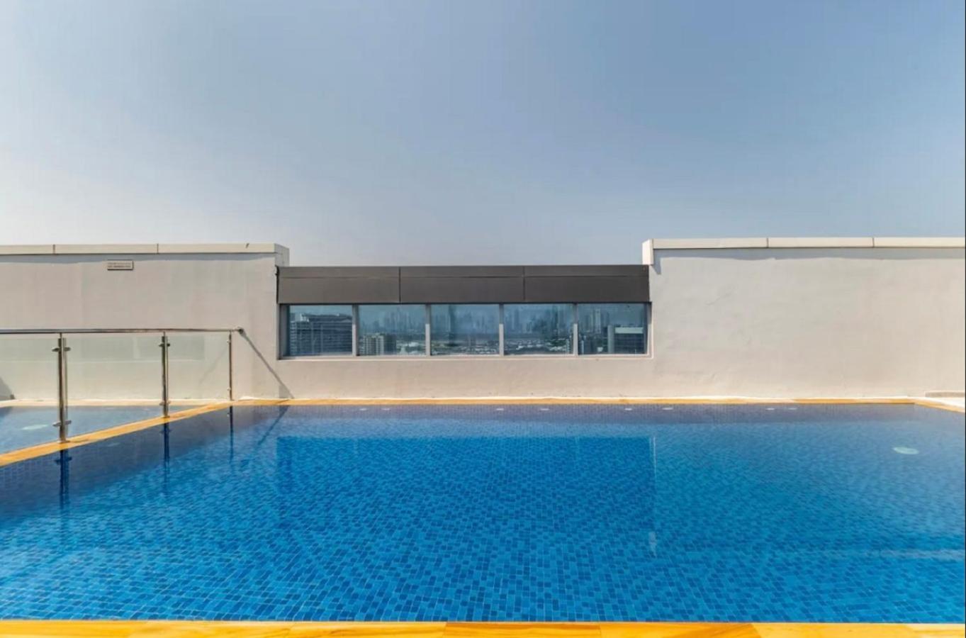 Bright & Cozy, Near Metro & Downtown, Pool, Gym Apartment