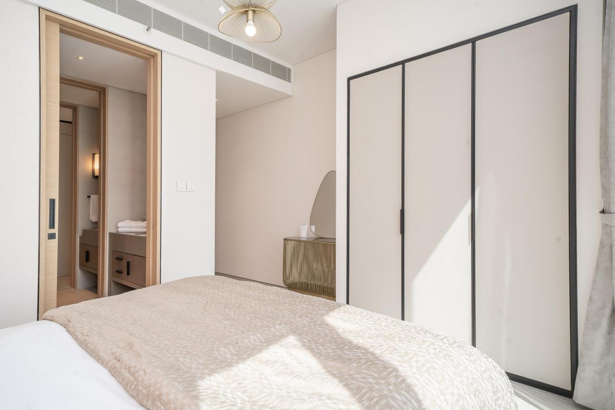Luton - Spectacular Marina-view Retreat 2br Address Jbr - 49ab06 Dubai