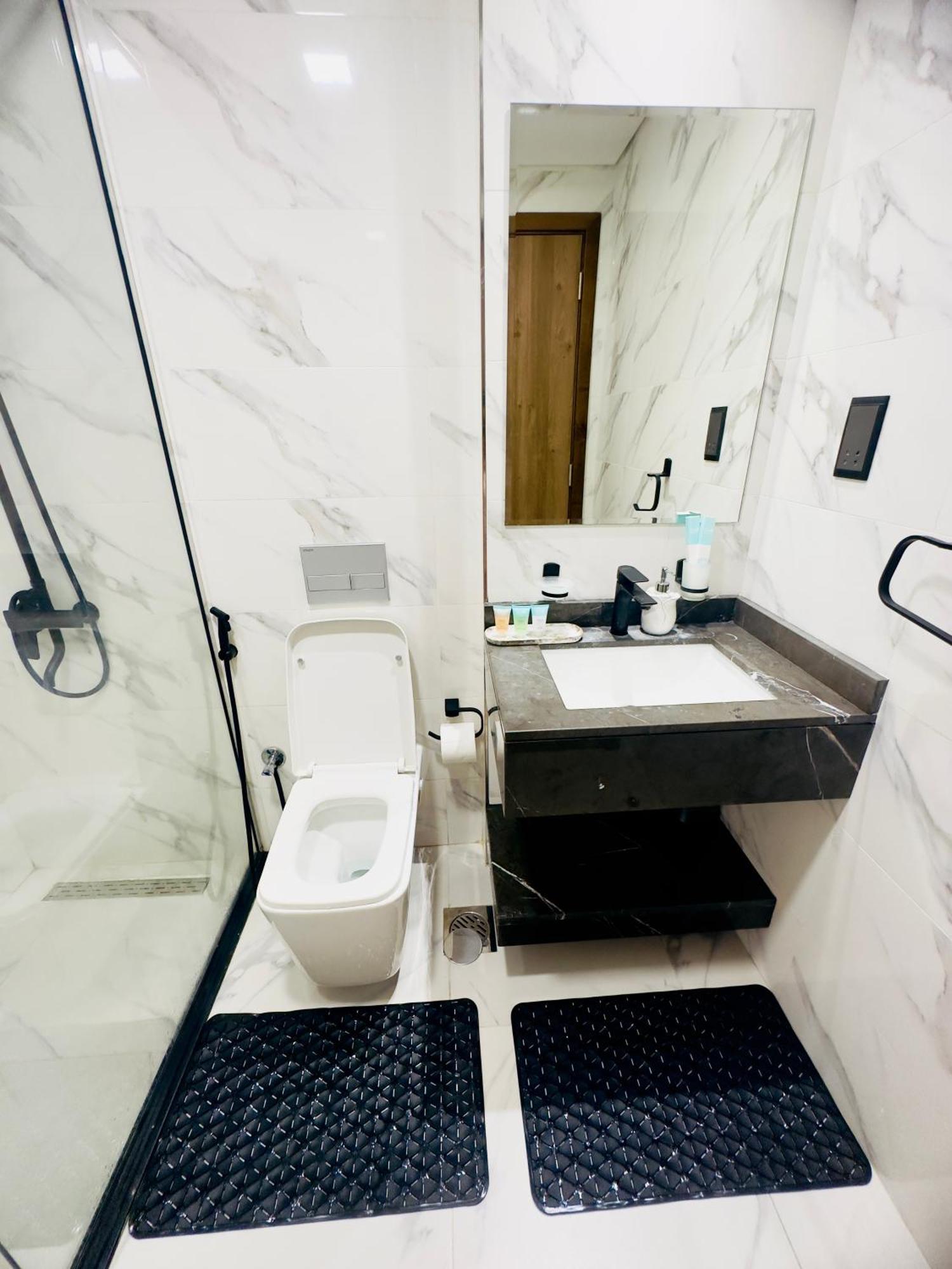 Cozy In Jumeirah Village Circle Apartment Dubai
