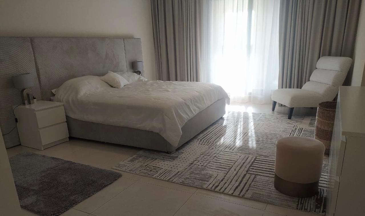 Balqis Residense Palm Jumeirah,pool, Beach, Floor, Full Sea View, Restaurants * Dubai