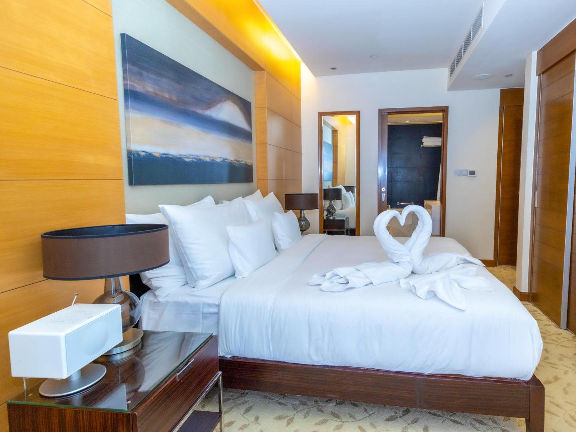 Paradise View - The Mall Residences * Dubai