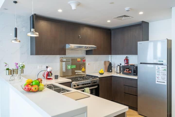 Vogue Al Wasl 1 West 13th Floor With Large Balcony For View Of Sheikh Zaid Road And One Za'abeel Tower And Burj Khalifa, Walkable To Metro With Easy Access To Sheikh Zayed Road & World Trade Centre Apartment Dubai