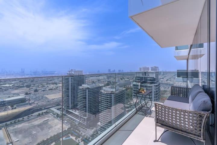Vogue Al Wasl 1 West 13th Floor With Large Balcony For View Of Sheikh Zaid Road And One Za'abeel Tower And Burj Khalifa, Walkable To Metro With Easy Access To Sheikh Zayed Road & World Trade Centre Apartment *
