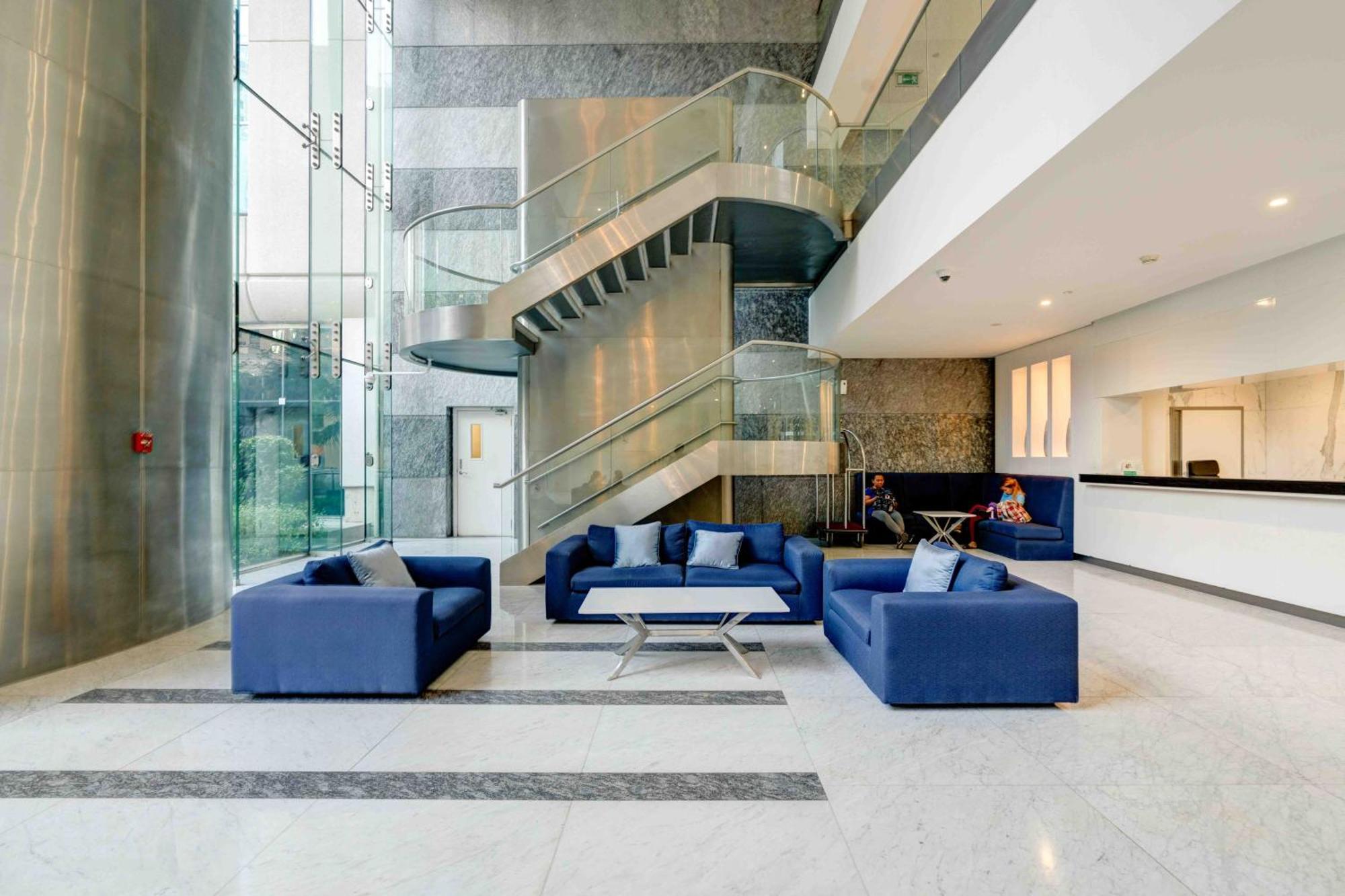 Marina Heights Tower 2 Bhk With Lavish View Apartment *