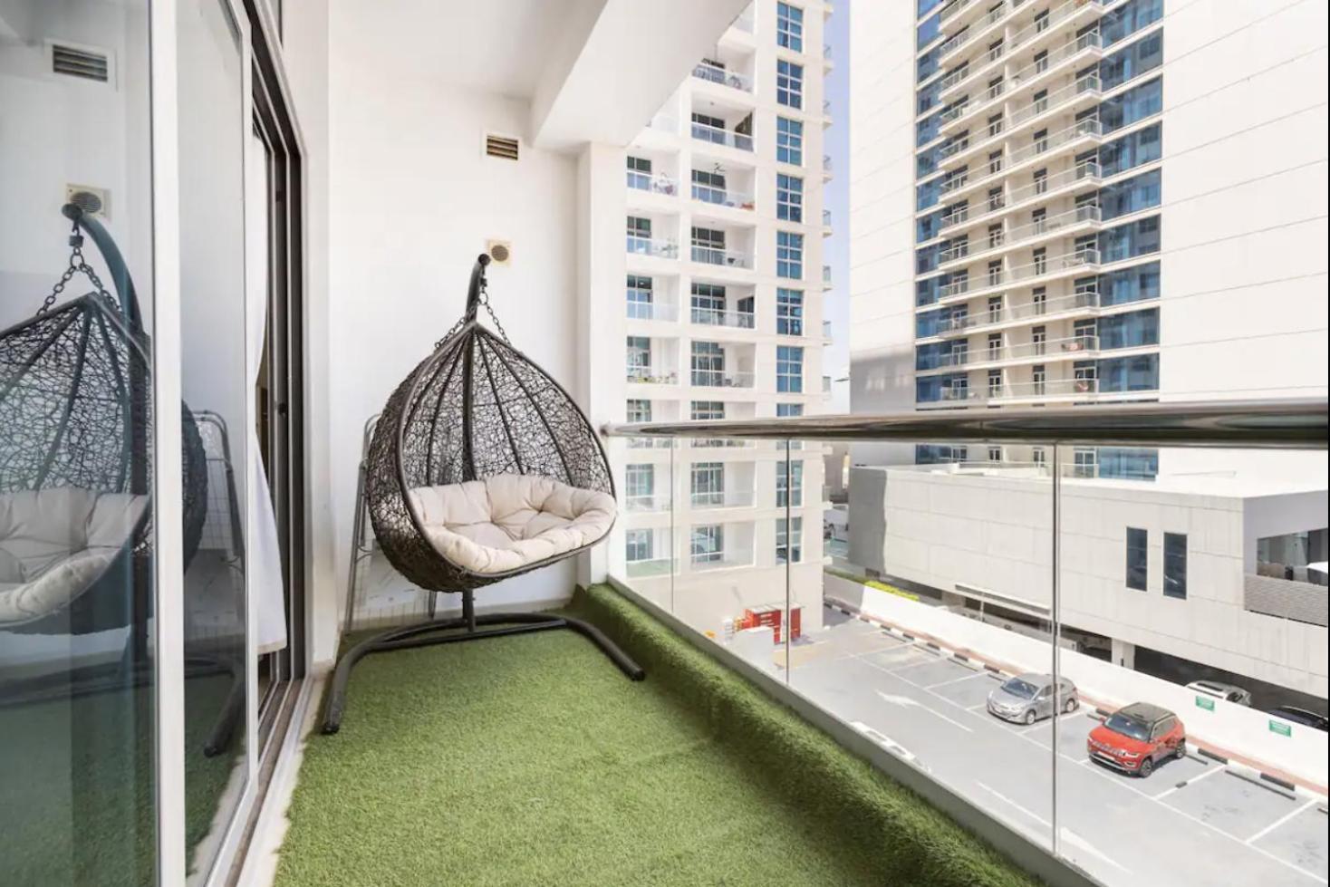 Apartment 50% Off Summer Offert, W/ Balcony & Pool View Dubai