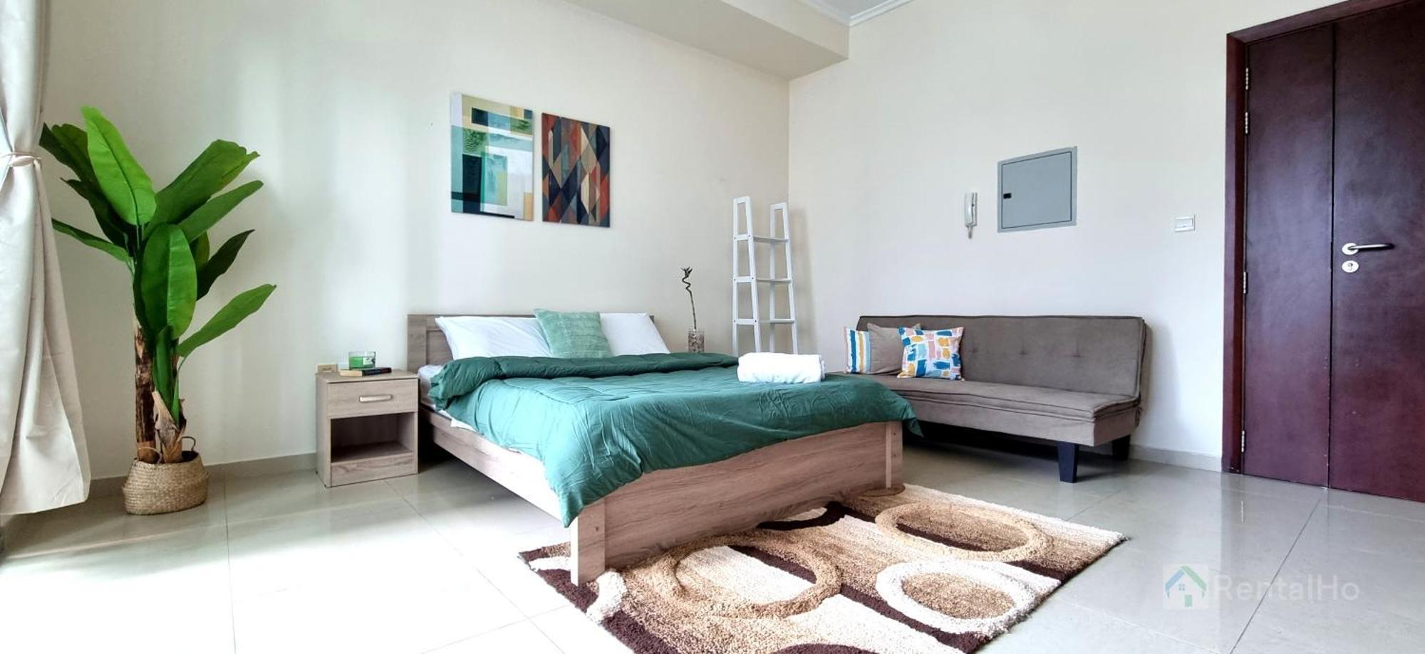 50% Off Summer Offert, W/ Balcony & Pool View Apartment Dubai