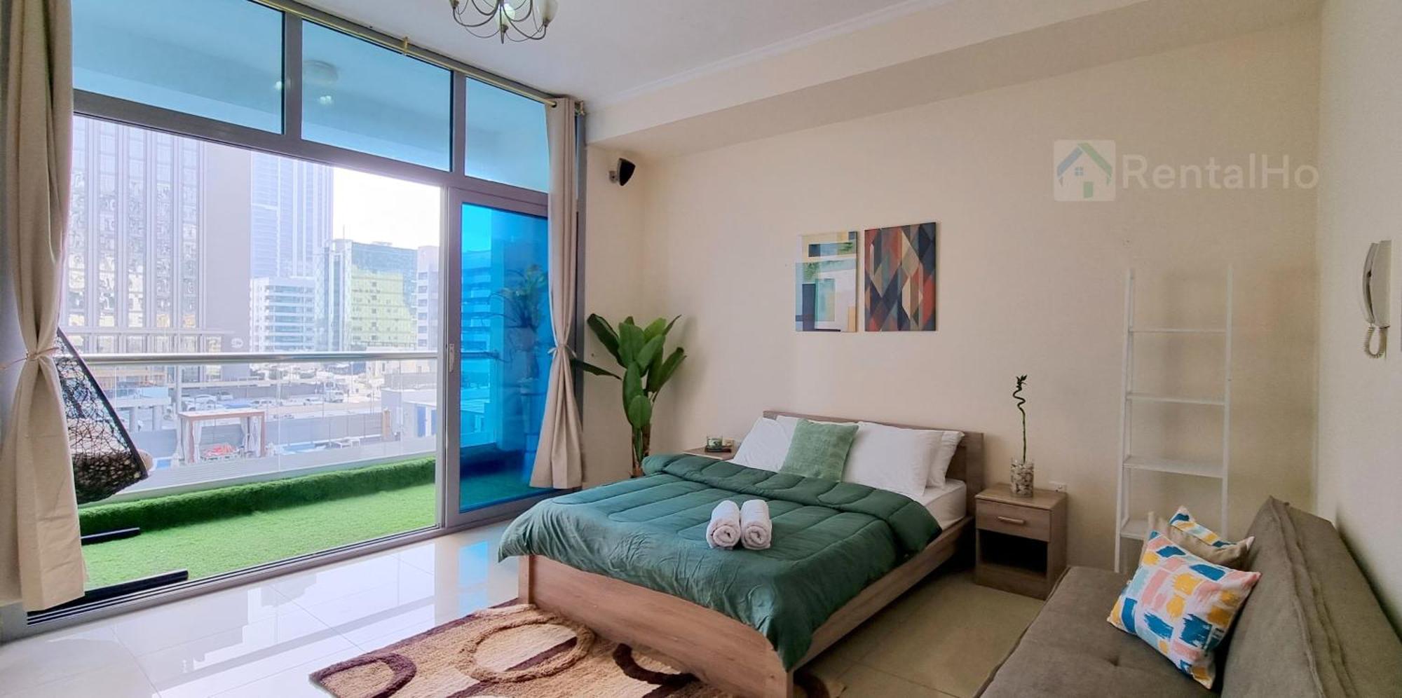 50% Off Summer Offert, W/ Balcony & Pool View Apartment Dubai