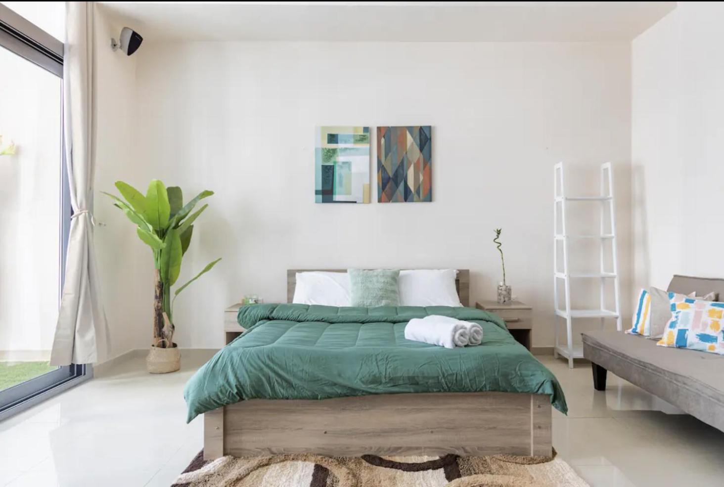 50% Off Summer Offert, W/ Balcony & Pool View Apartment