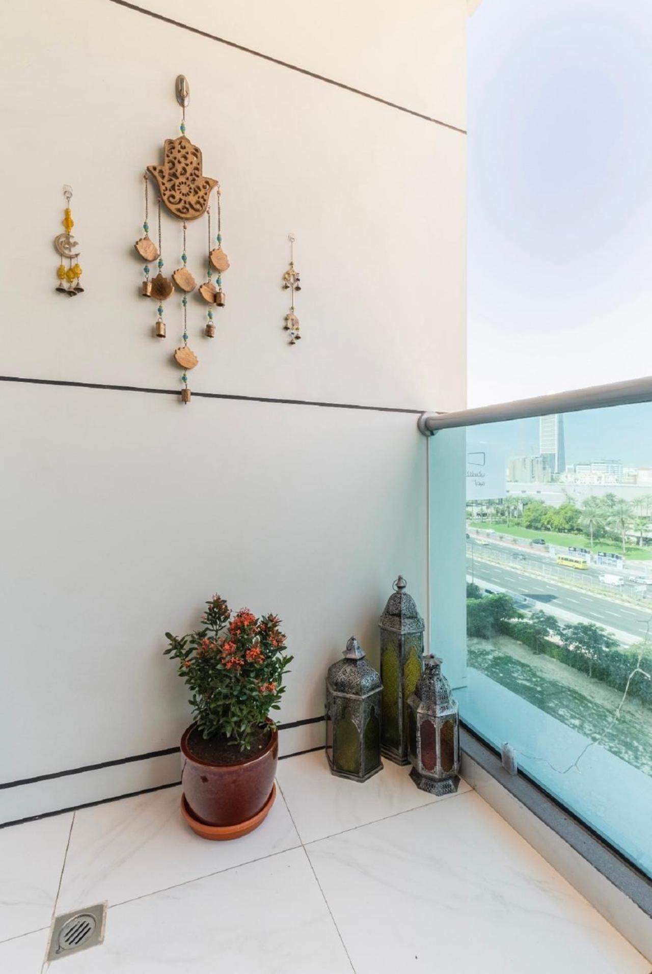 Bright & Cozy, Near Metro & Downtown, Pool, Gym Apartment Dubai