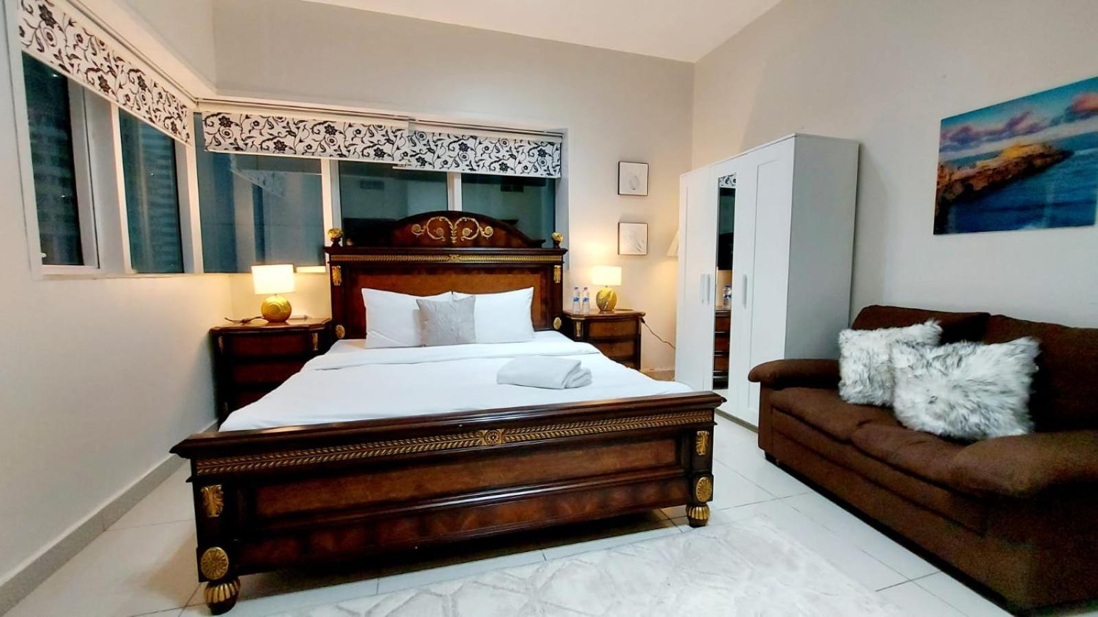 Apartment Entire Private Self Catered Marina Dubai