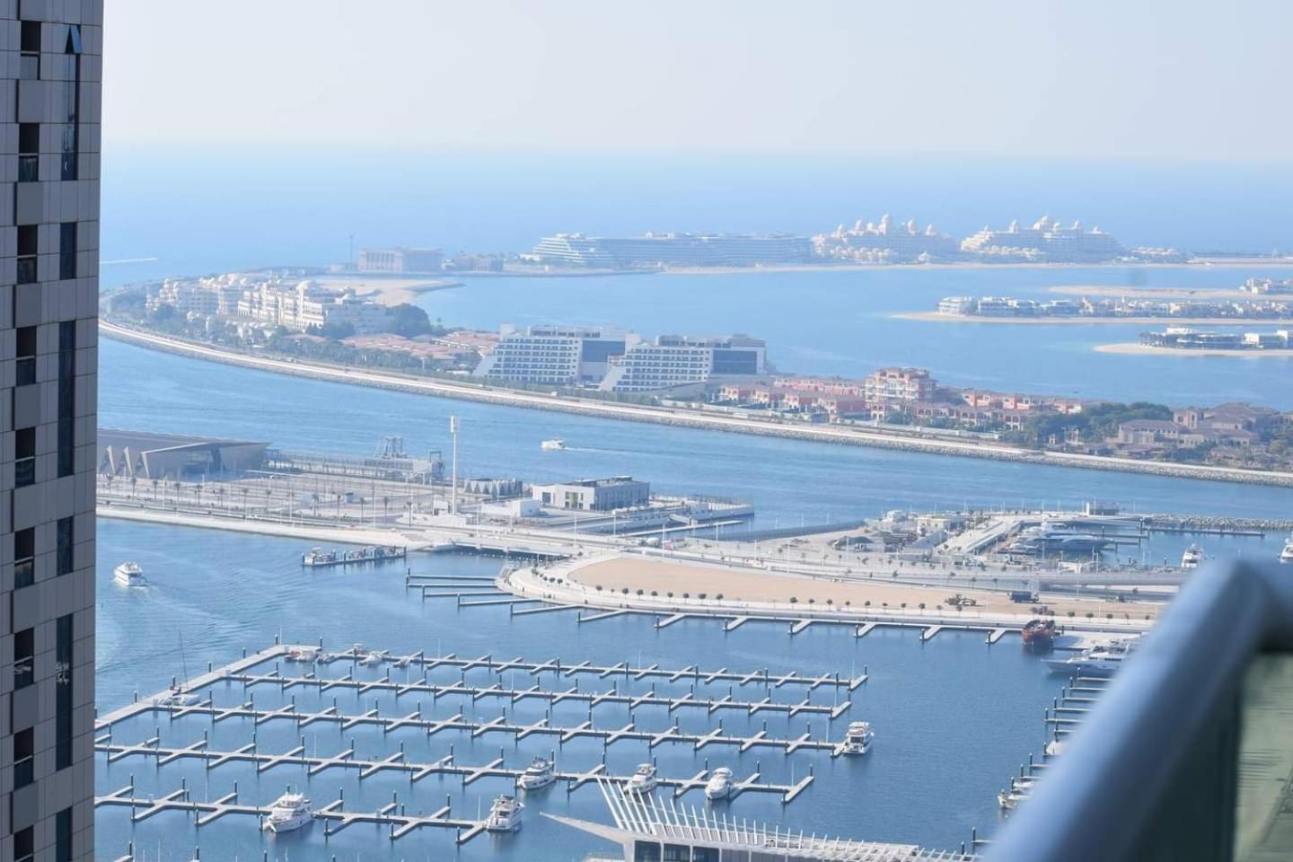 Entire Private Self Catered Marina Apartment *