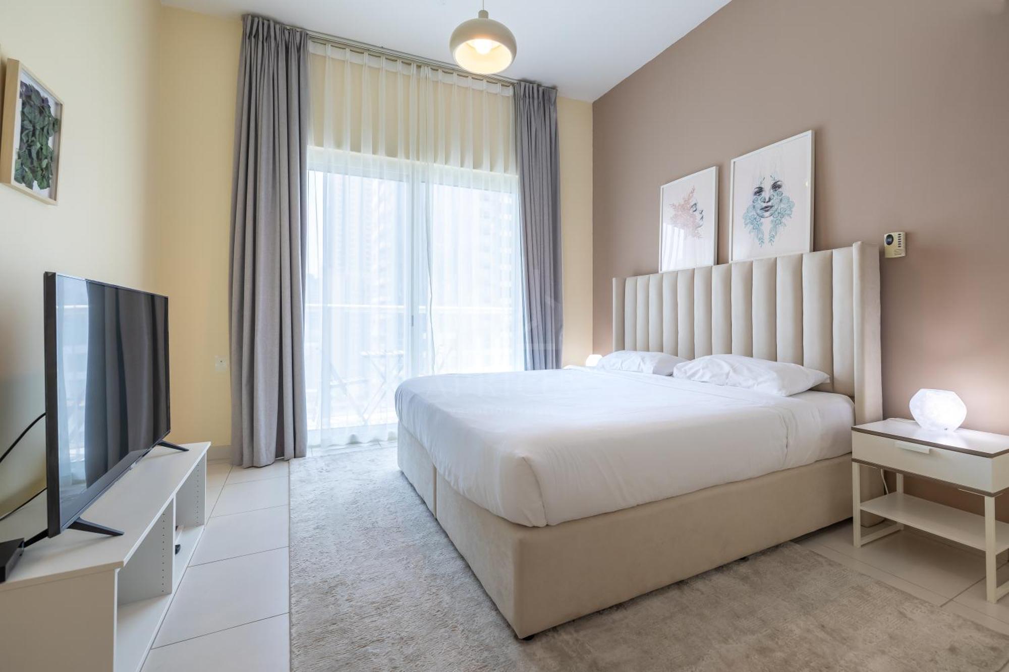 Splendid In Marina View Towers Apartment Dubai