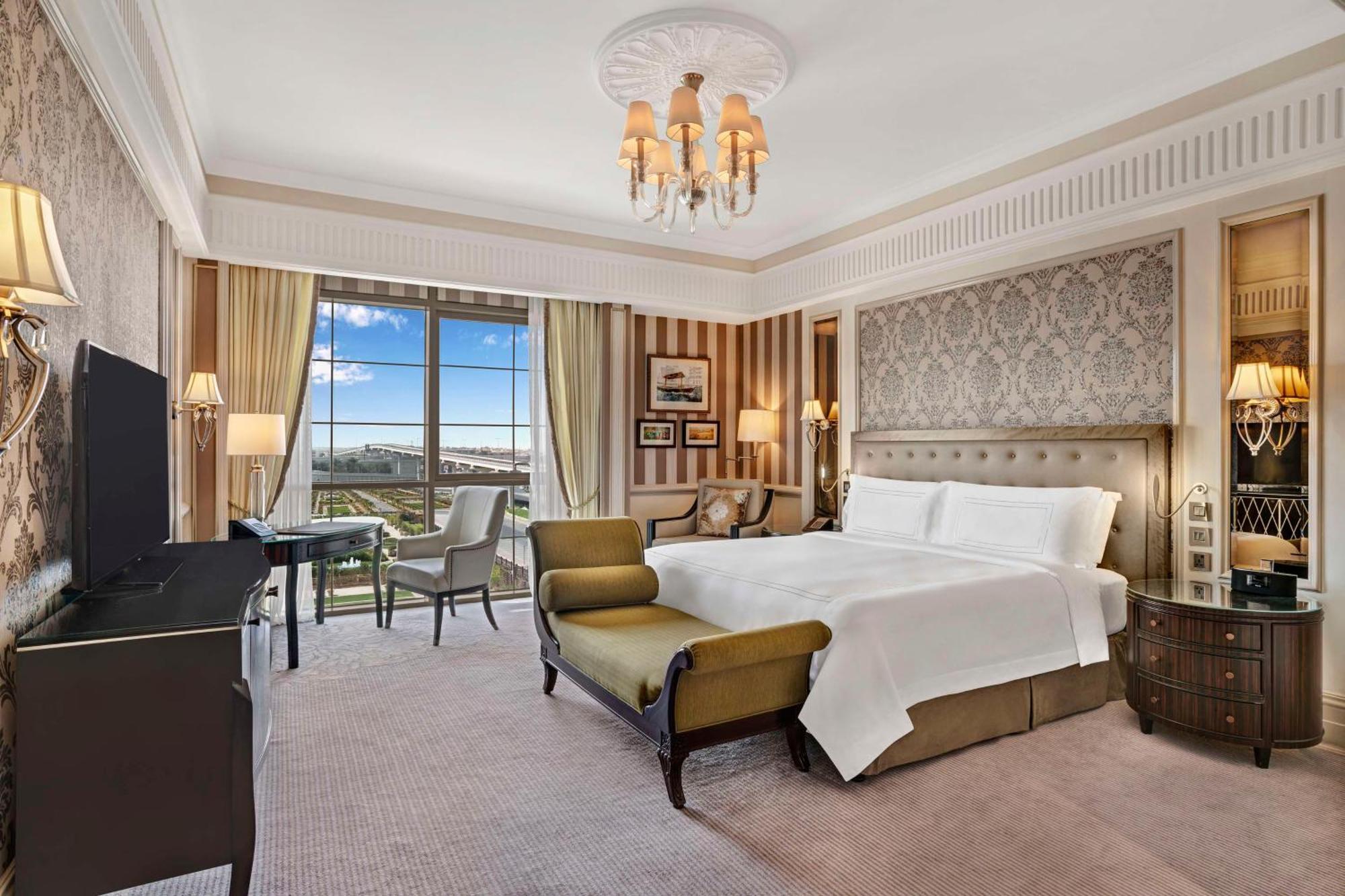 Al Habtoor Palace - Preferred & 5*