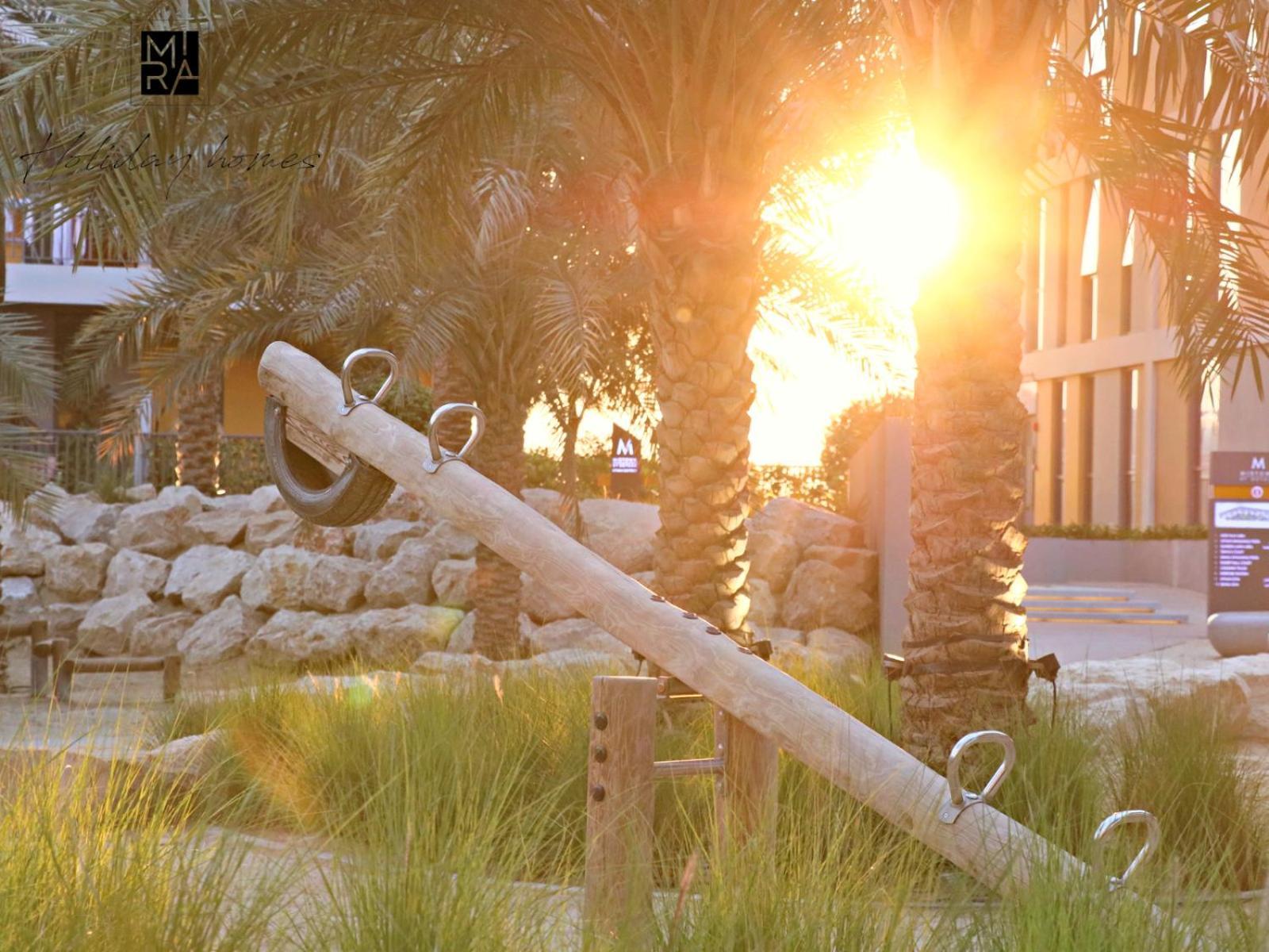Mira Homes - Serviced 1 Bedroom In Midtown Apartment Dubai