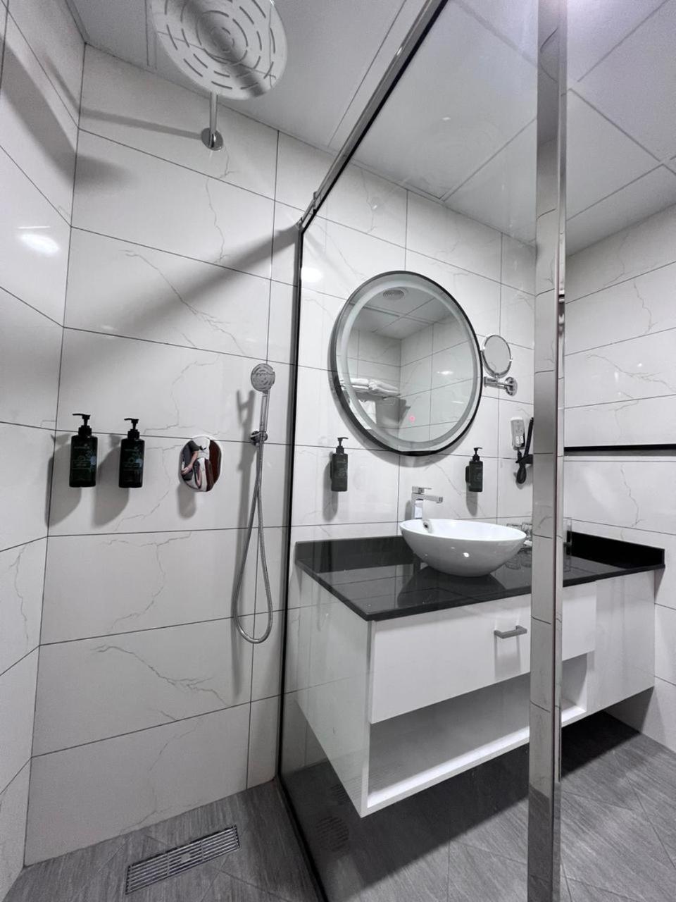 Howard Johnson Bur Hotel Dubai