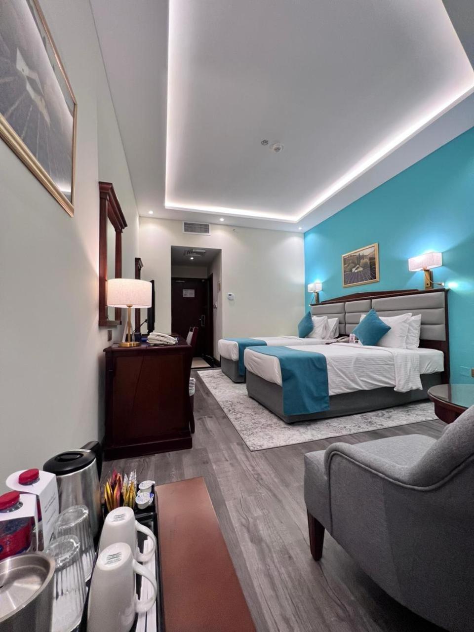 Howard Johnson Bur Hotel Dubai