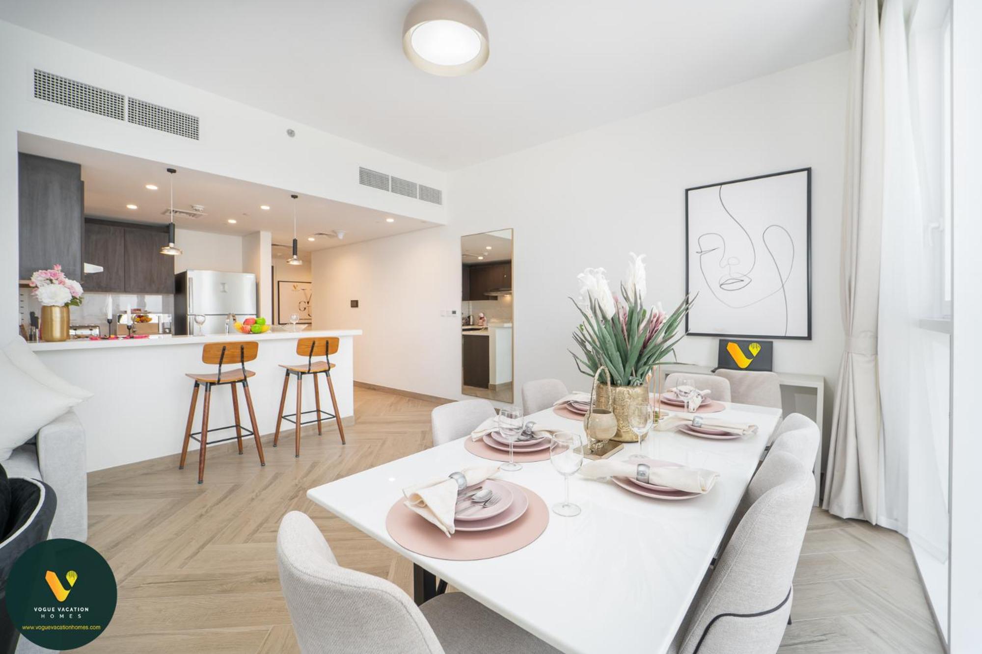 Apartment Vogue Al Wasl 1 West 13th Floor With Large Balcony For View Of Sheikh Zaid Road And One Za'abeel Tower And Burj Khalifa, Walkable To Metro With Easy Access To Sheikh Zayed Road & World Trade Centre