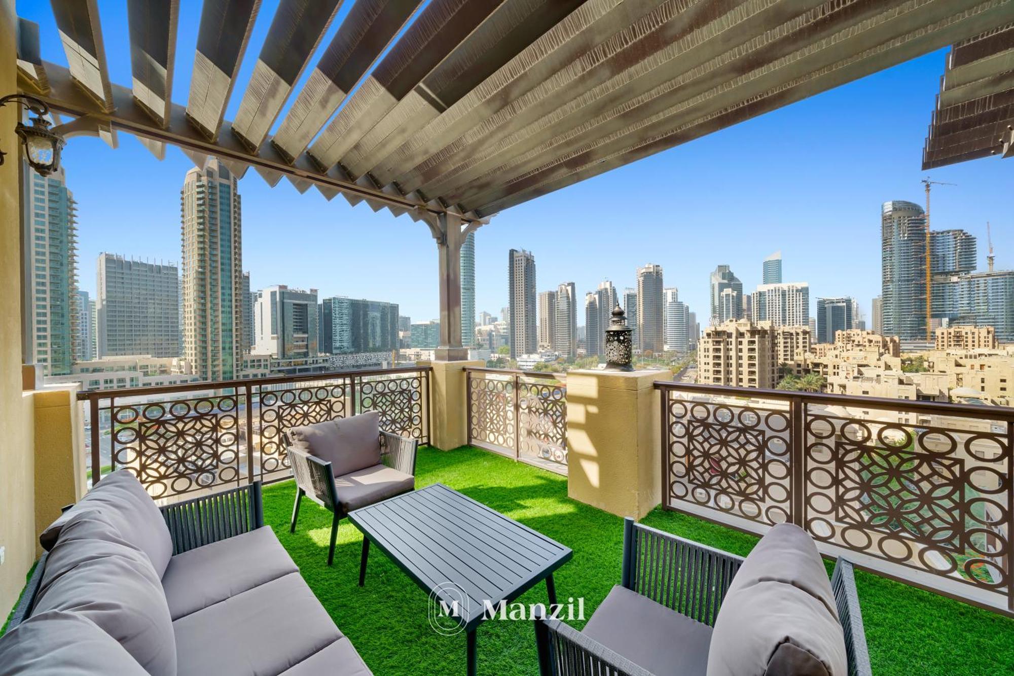 Manzil - Cozy 2br Penthouse With Private Terrace And Full Burj View In Downtown Apartment