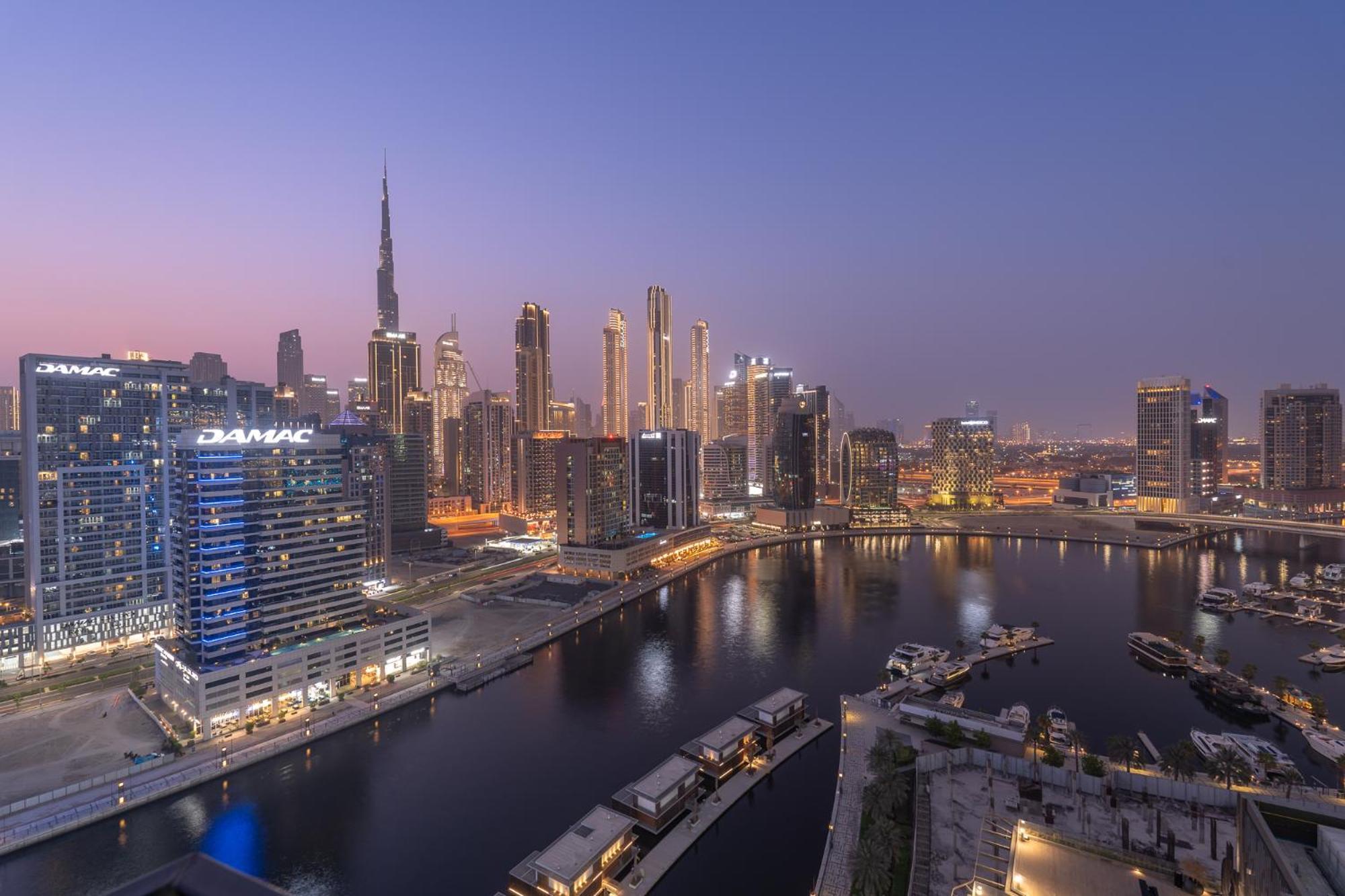 Canal Front With Burj Khalifa View By Suiteable Apartment Dubai