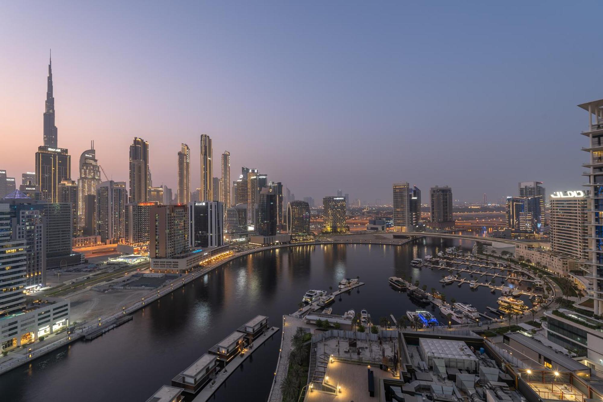 Apartment Canal Front With Burj Khalifa View By Suiteable Dubai