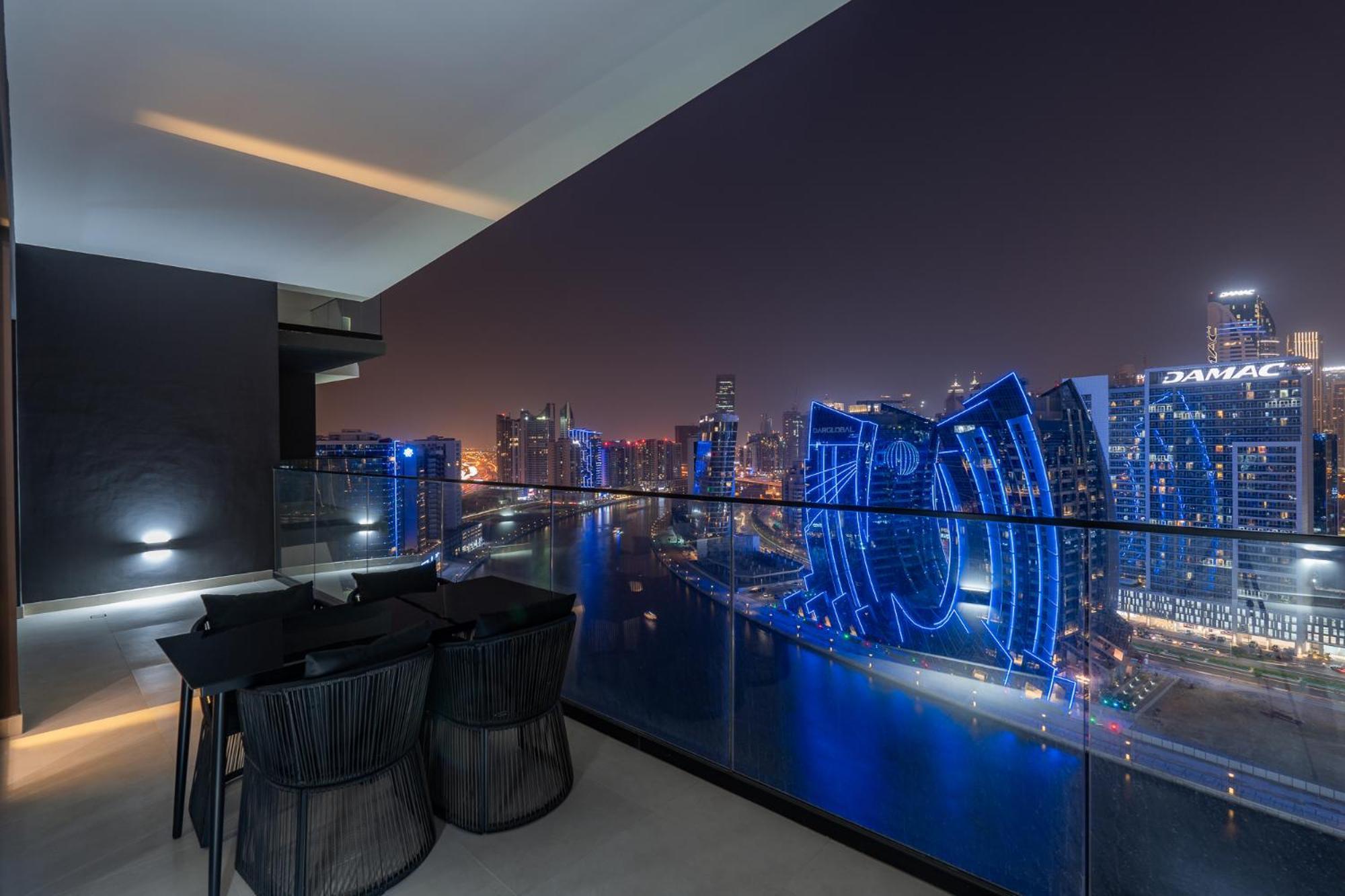 Canal Front With Burj Khalifa View By Suiteable Apartment *