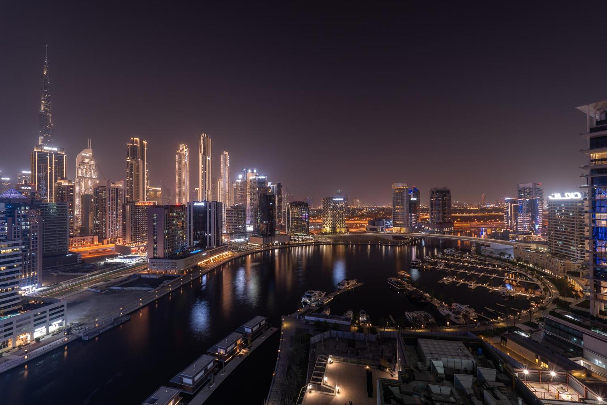 Apartment Canal Front With Burj Khalifa View By Suiteable