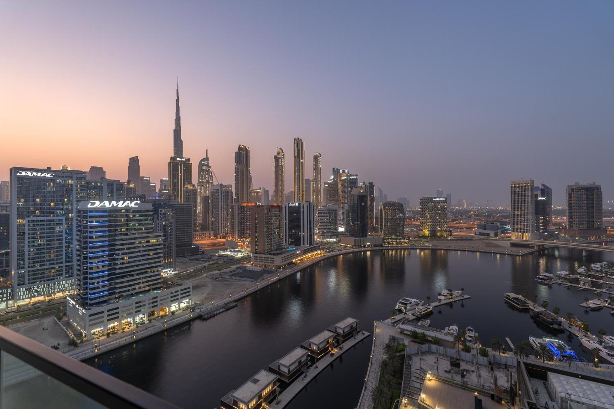 Apartment Canal Front With Burj Khalifa View By Suiteable *