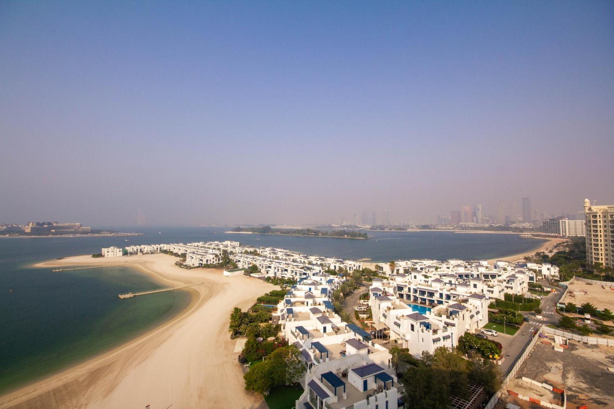 Apartment Bespoke Homes - Palm Jumeirah- 1 Bedroom Sea View With Pool & Access, Al Haseer