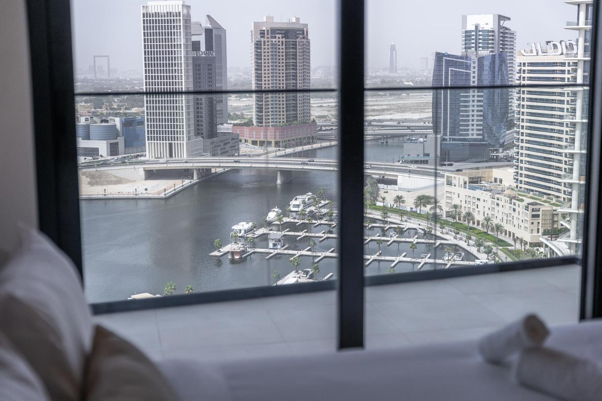 Canal Front With Burj Khalifa View By Suiteable * Dubai