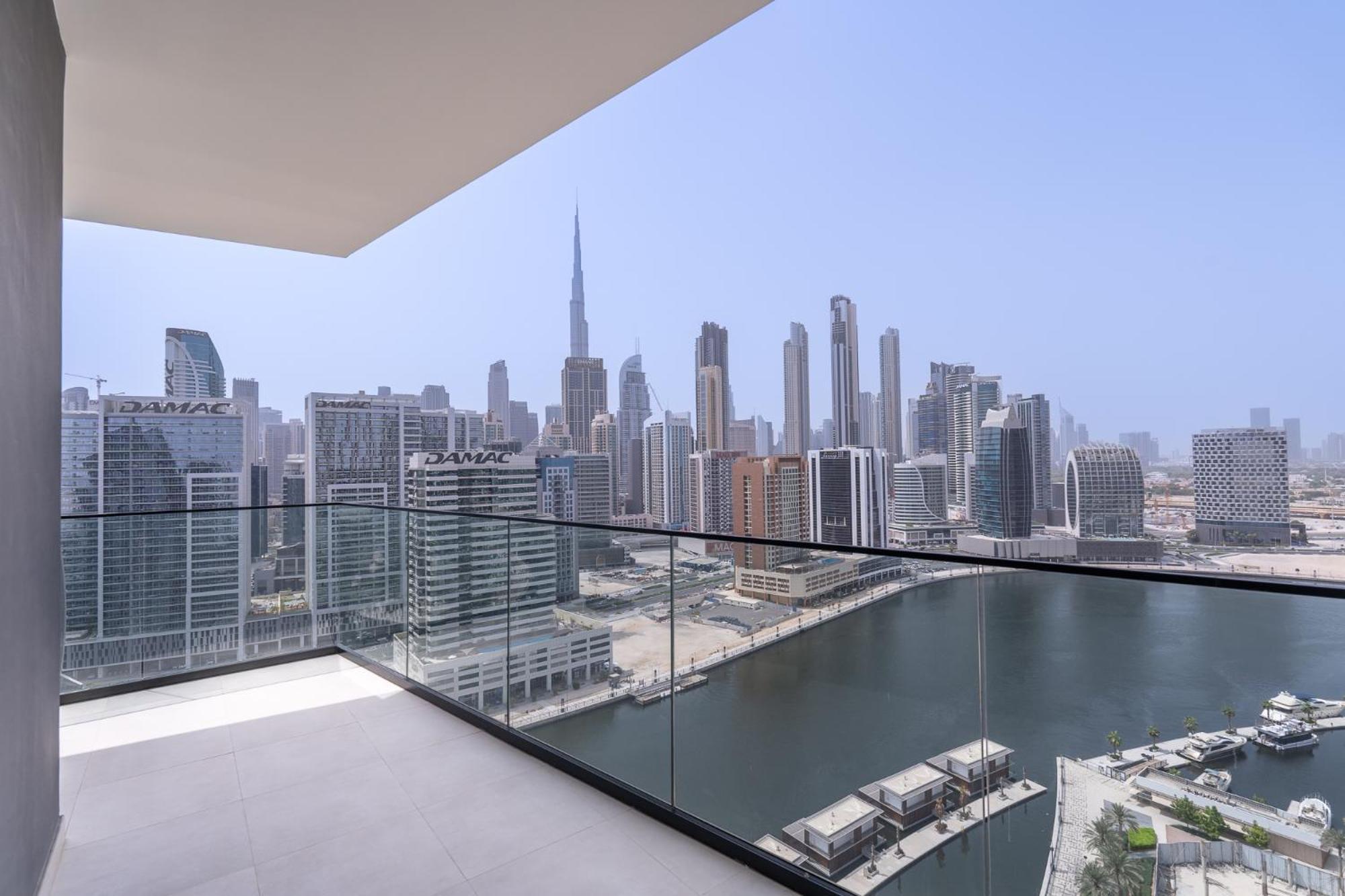 Canal Front With Burj Khalifa View By Suiteable Dubai