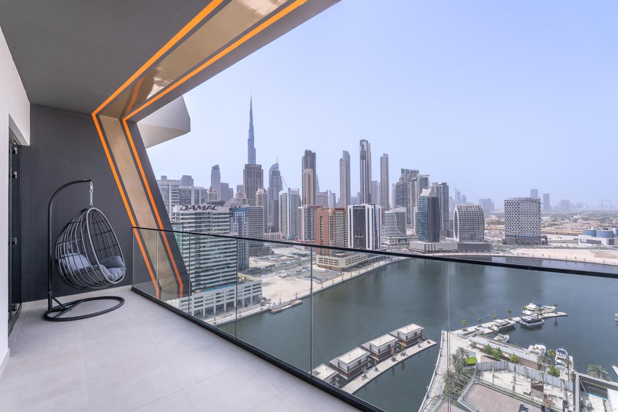 Apartment Canal Front With Burj Khalifa View By Suiteable *