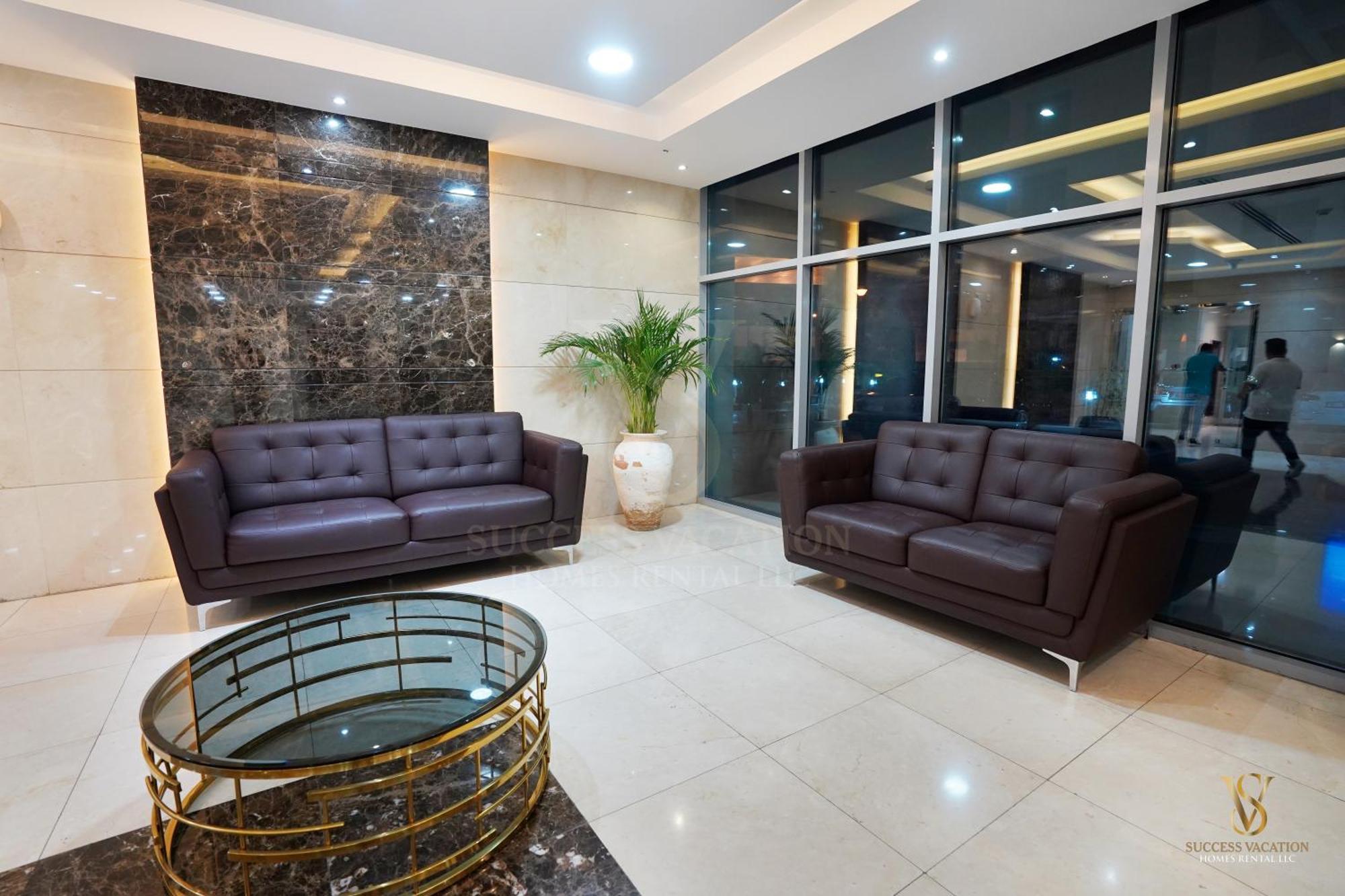 Success Luxury - 5 Min Away Marina Corniche - Free Housekeeping Provided Everyday-24-7 Staff Available For Services * Dubai