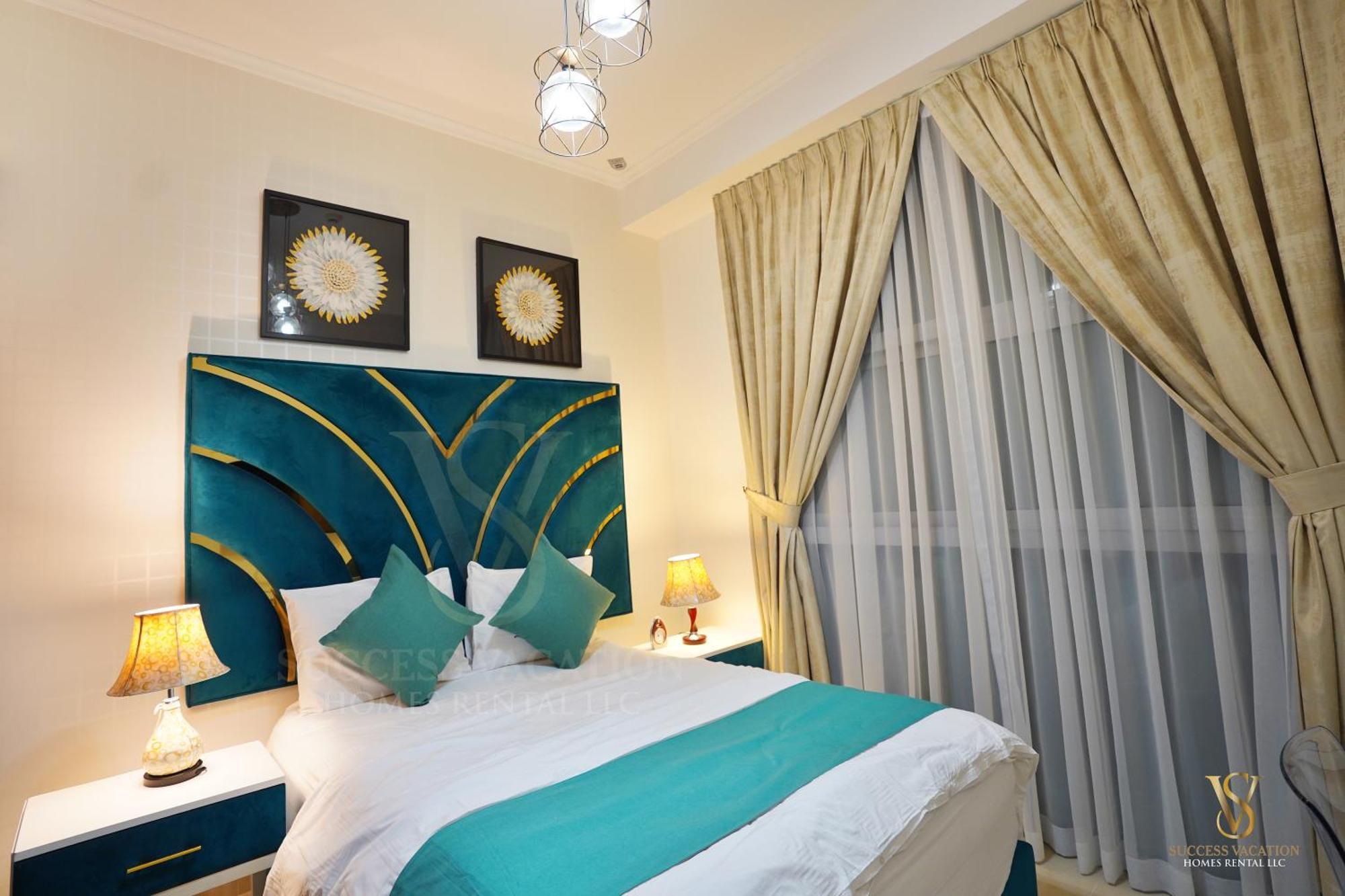 Apartment Success Luxury - 5 Min Away Marina Corniche - Free Housekeeping Provided Everyday-24-7 Staff Available For Services *