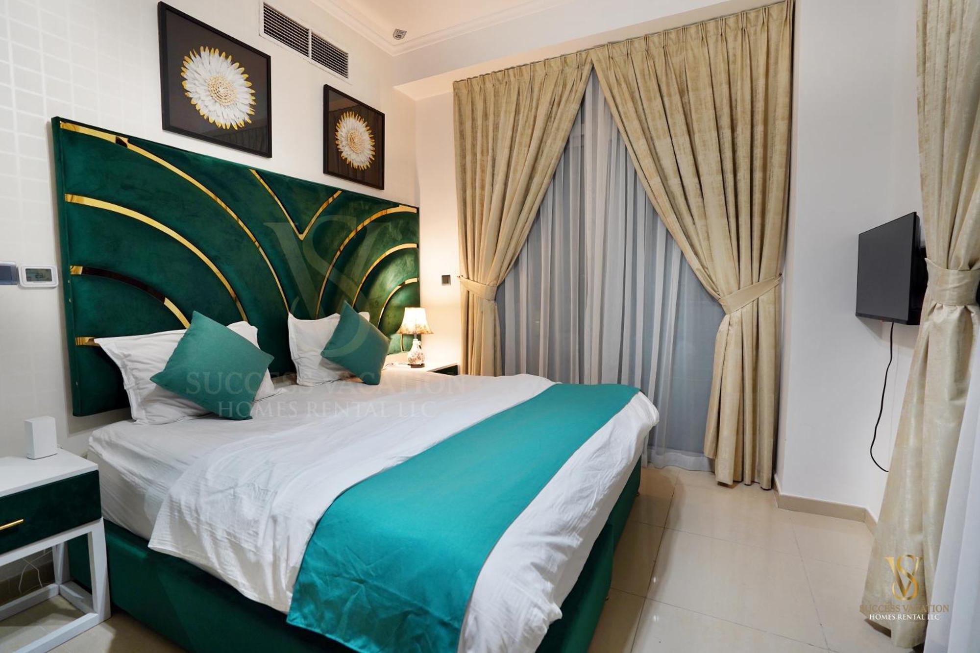 Apartment Success Luxury - 5 Min Away Marina Corniche - Free Housekeeping Provided Everyday-24-7 Staff Available For Services Dubai