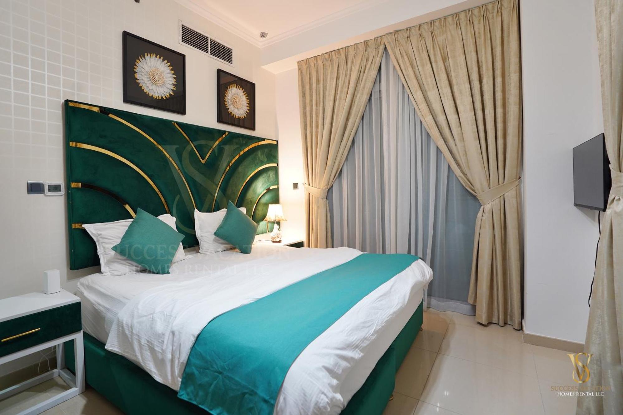 Apartment Success Luxury - 5 Min Away Marina Corniche - Free Housekeeping Provided Everyday-24-7 Staff Available For Services *