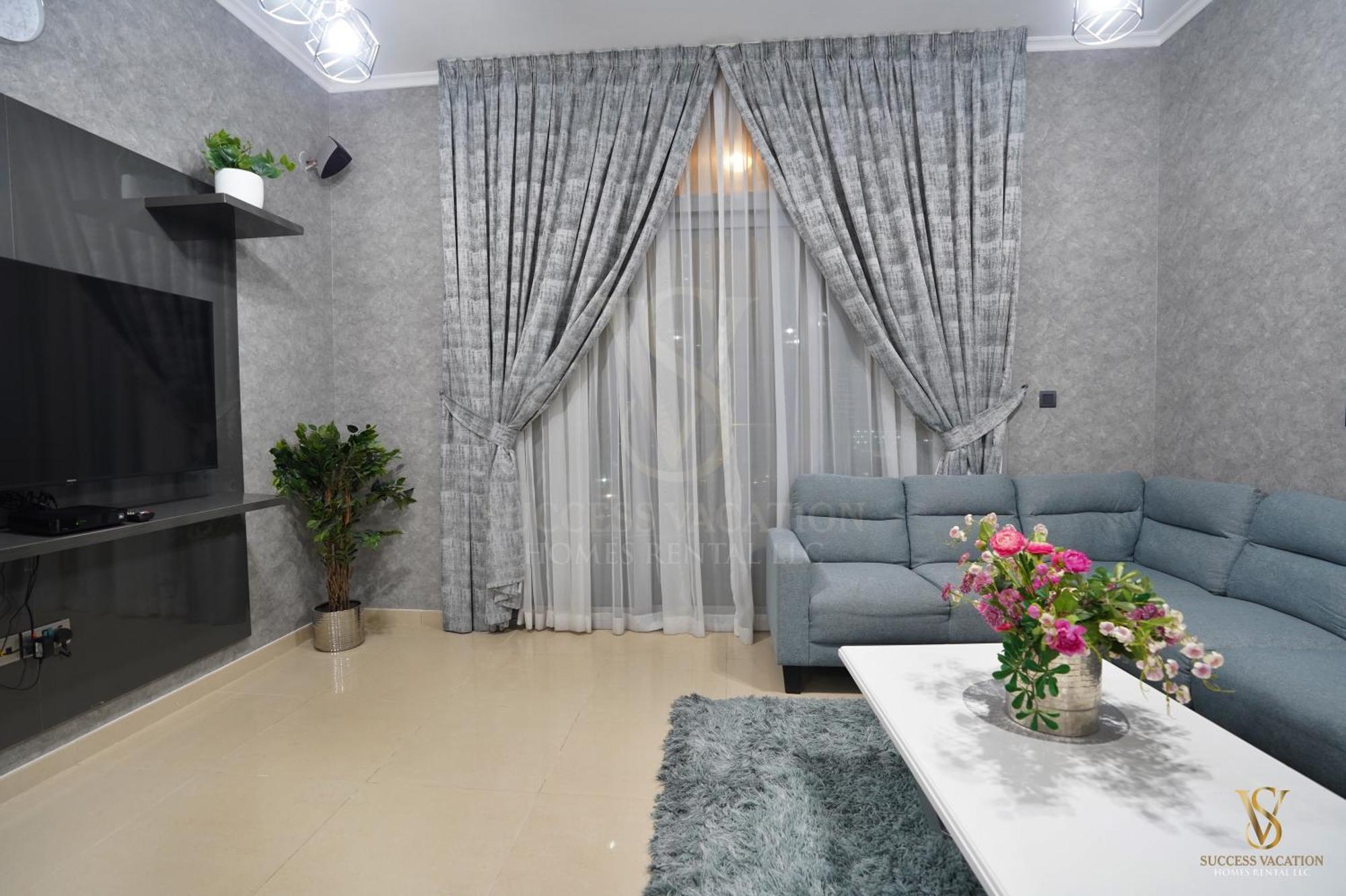 Success Luxury - 5 Min Away Marina Corniche - Free Housekeeping Provided Everyday-24-7 Staff Available For Services Apartment