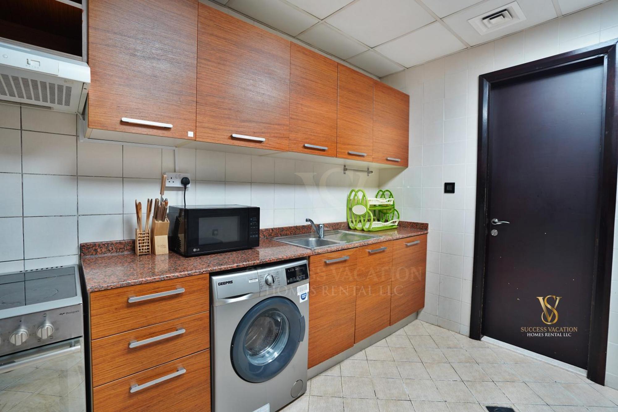 Success Luxury - 5 Min Away Marina Corniche - Free Housekeeping Provided Everyday-24-7 Staff Available For Services *