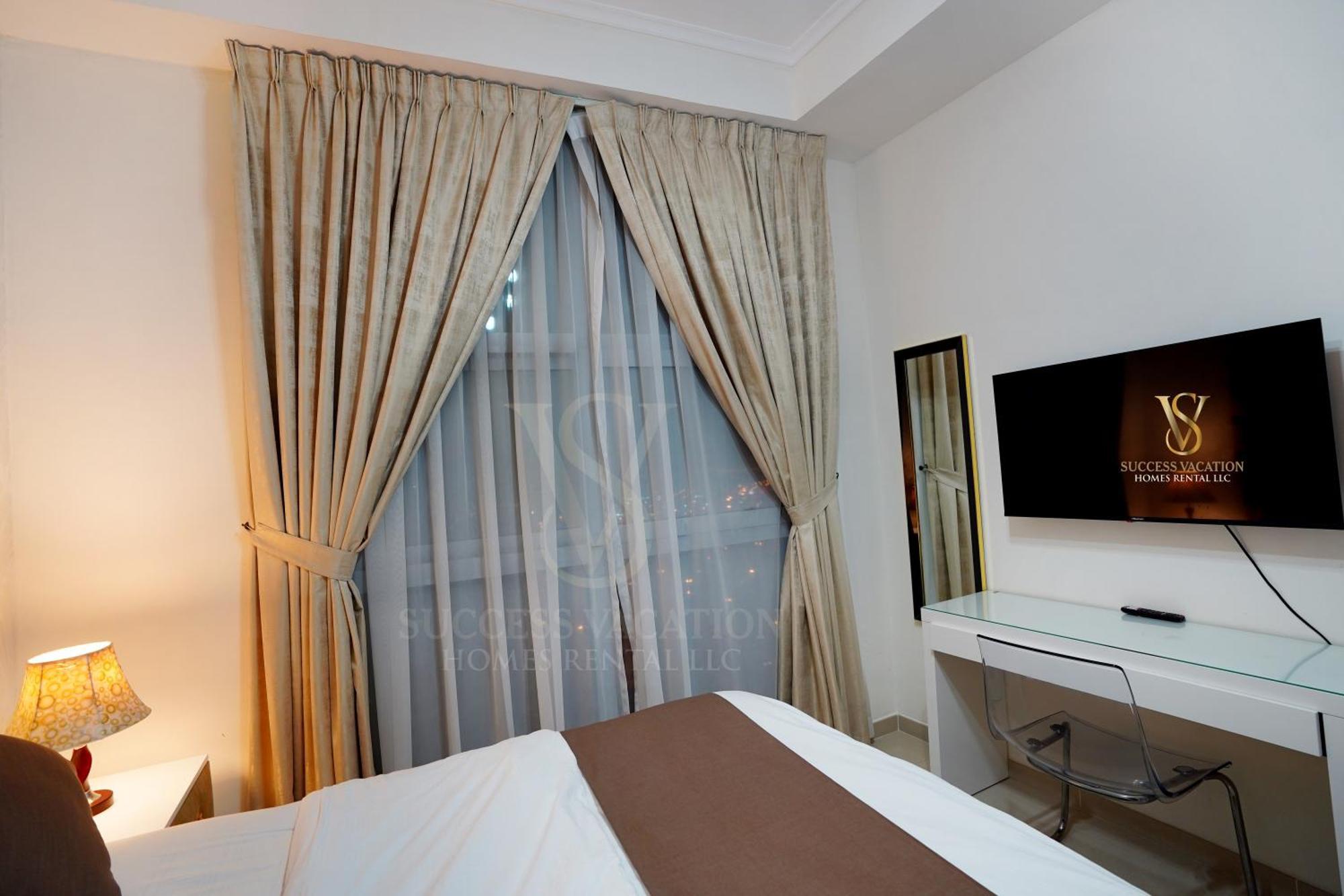 Success Luxury - 5 Min Away Marina Corniche - Free Housekeeping Provided Everyday-24-7 Staff Available For Services *