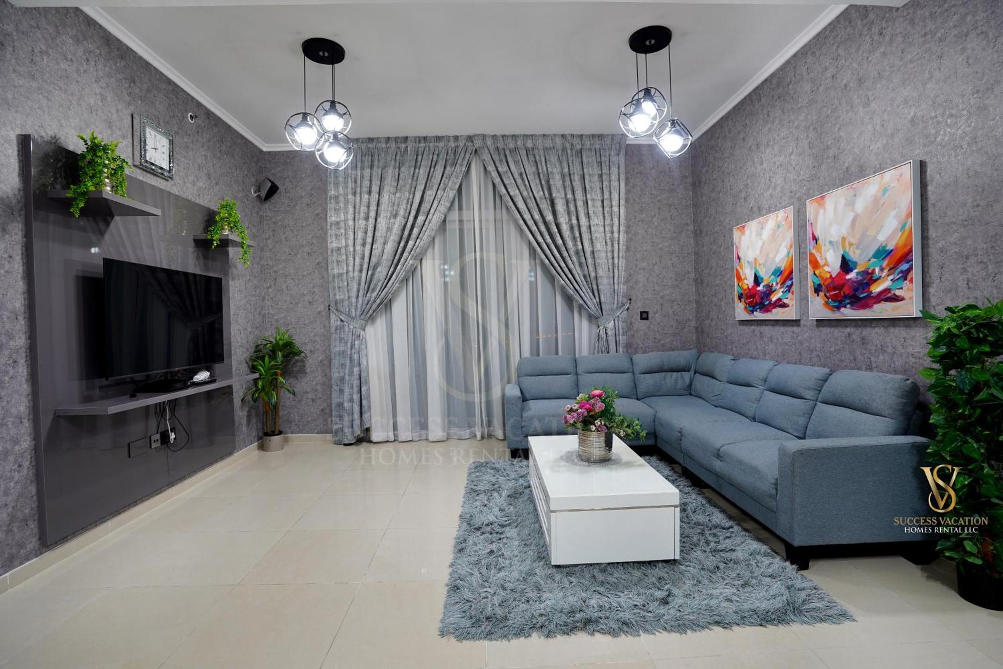 Success Luxury - 5 Min Away Marina Corniche - Free Housekeeping Provided Everyday-24-7 Staff Available For Services *