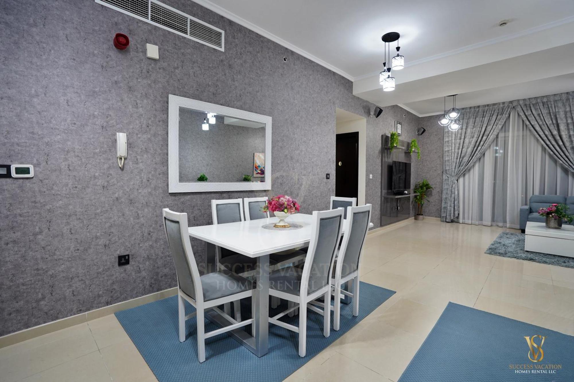 Success Luxury - 5 Min Away Marina Corniche - Free Housekeeping Provided Everyday-24-7 Staff Available For Services *